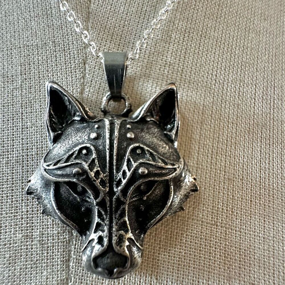 Silver tone wolf pendant necklace